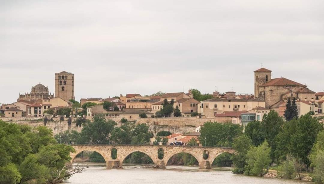 A Los Ojos Del Rio Duero Lägenhet Zamora Exteriör bild