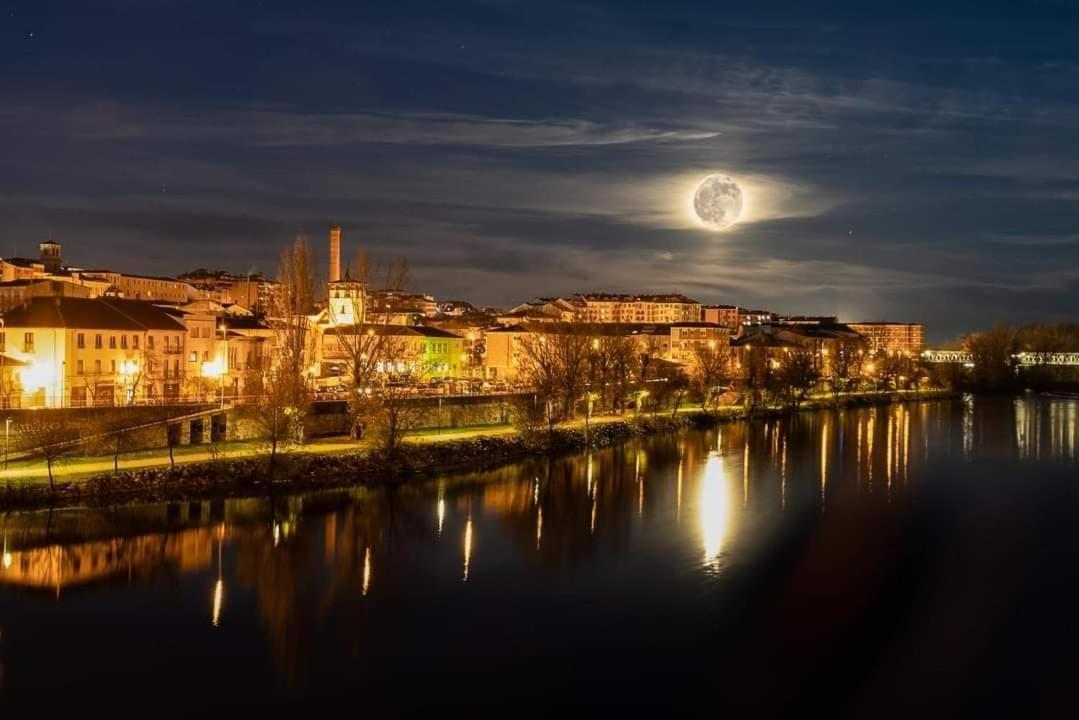 A Los Ojos Del Rio Duero Zamora Exteriör bild